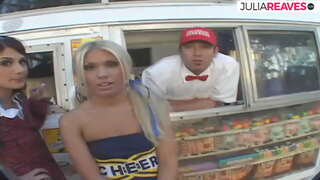 ���აყინის გამყიდველი, რაც ერთად, მისი ნაყინის ვან