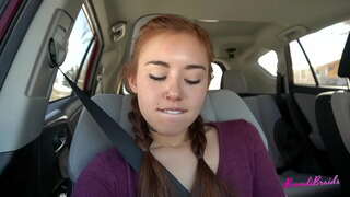 ���ுதுமண தம்பதிகளின் உல்லாச பிரயாணம் நீர்த்து நிறுத்த முடியாது விளையாடி கொண்டு அவளது கார் மற்றும் பொது: Brandibraids