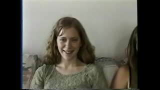 Ragazza bruna ottiene il suo super-figa pelosa assaggiato dalla sua migliore amica