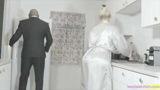 Selah Kiša Uzmi Ovo Proteina Spakovala BBC Kao da se Ništa