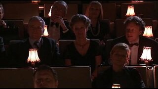 Celia Jones - lesbiese - rof wys met&#039;n bottel en&#039;n baseballbat