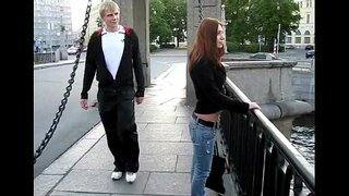 Сексуальная красотка наслаждается сексуальным трахом